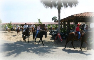 Ruta a caballo en grupo